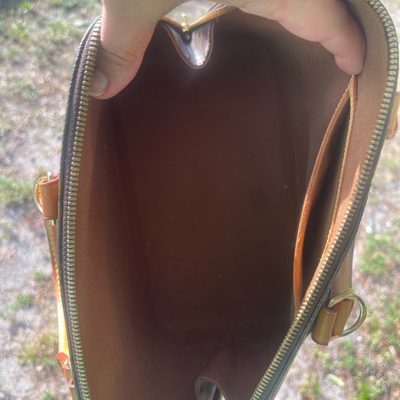 Louis Vuitton Brown Monogram Handbag - Picture 10 of 12